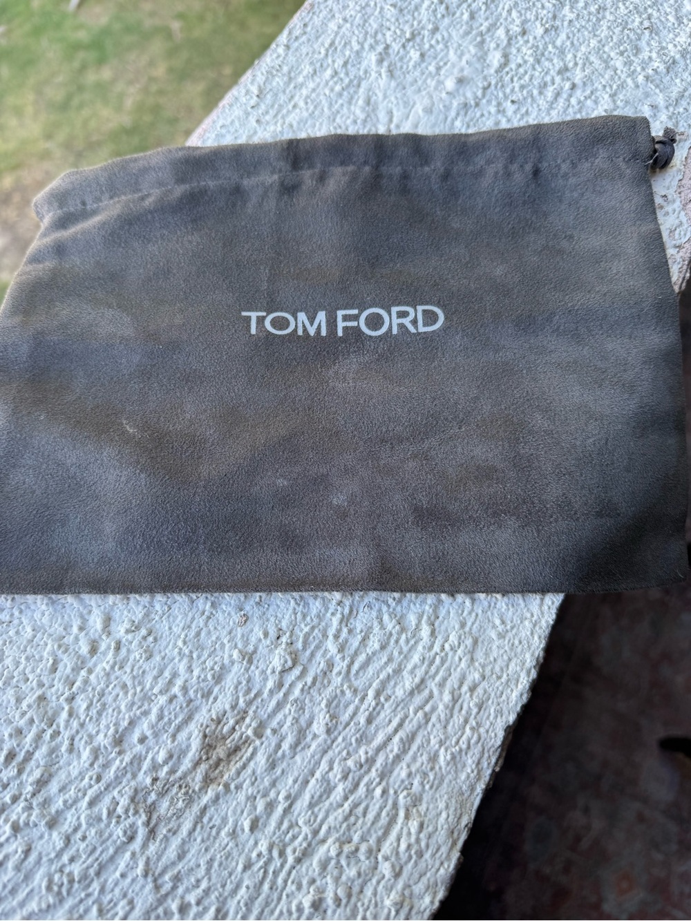 Tom Ford gray Suede faux Dust Bag with large black sunglasses case - Picture 3 of 6